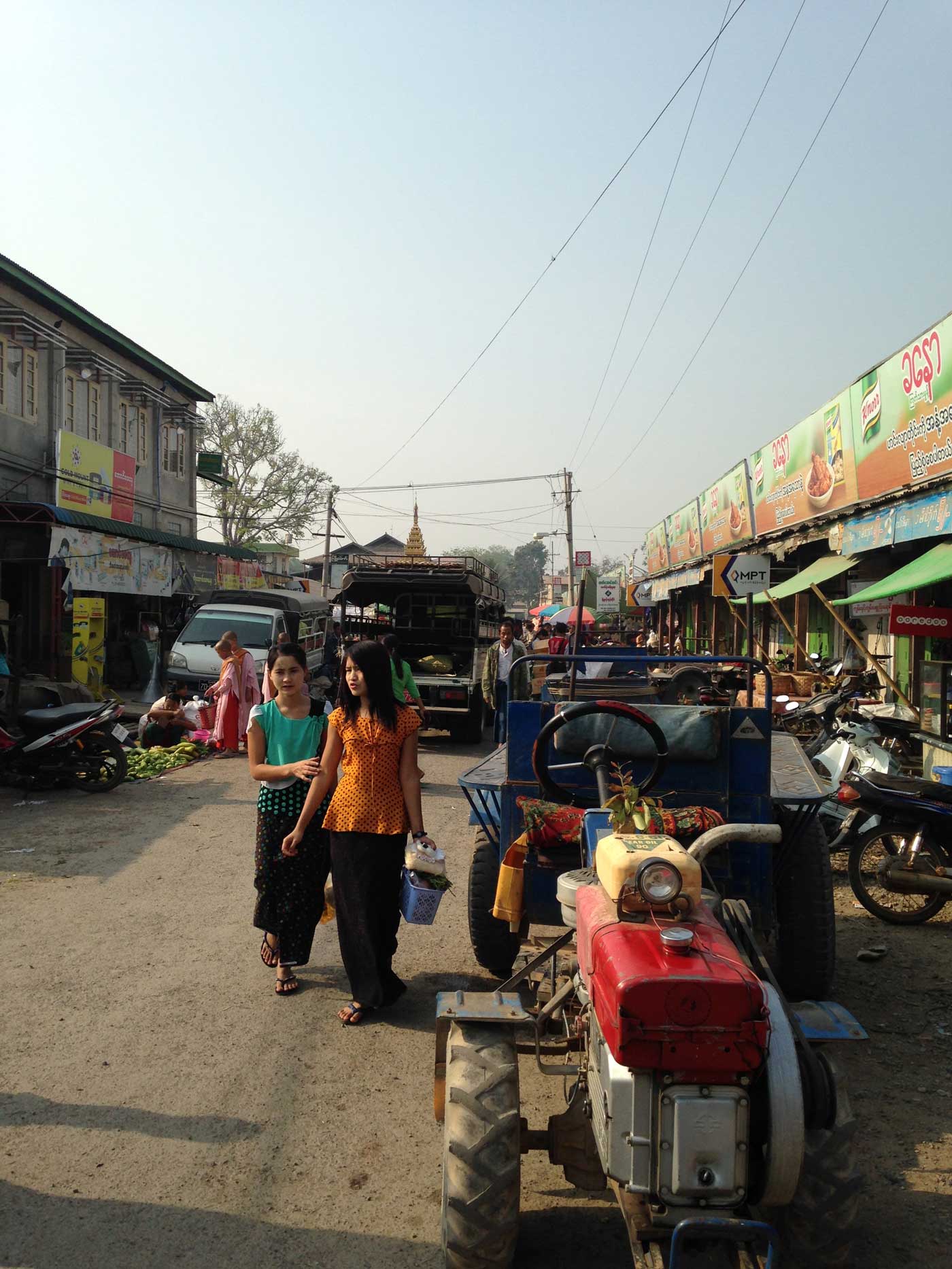 Local Nyang Shwe girls shopping at the market